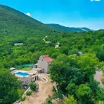 Lovely In Runović
