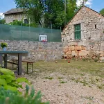 Lovely In * Runović